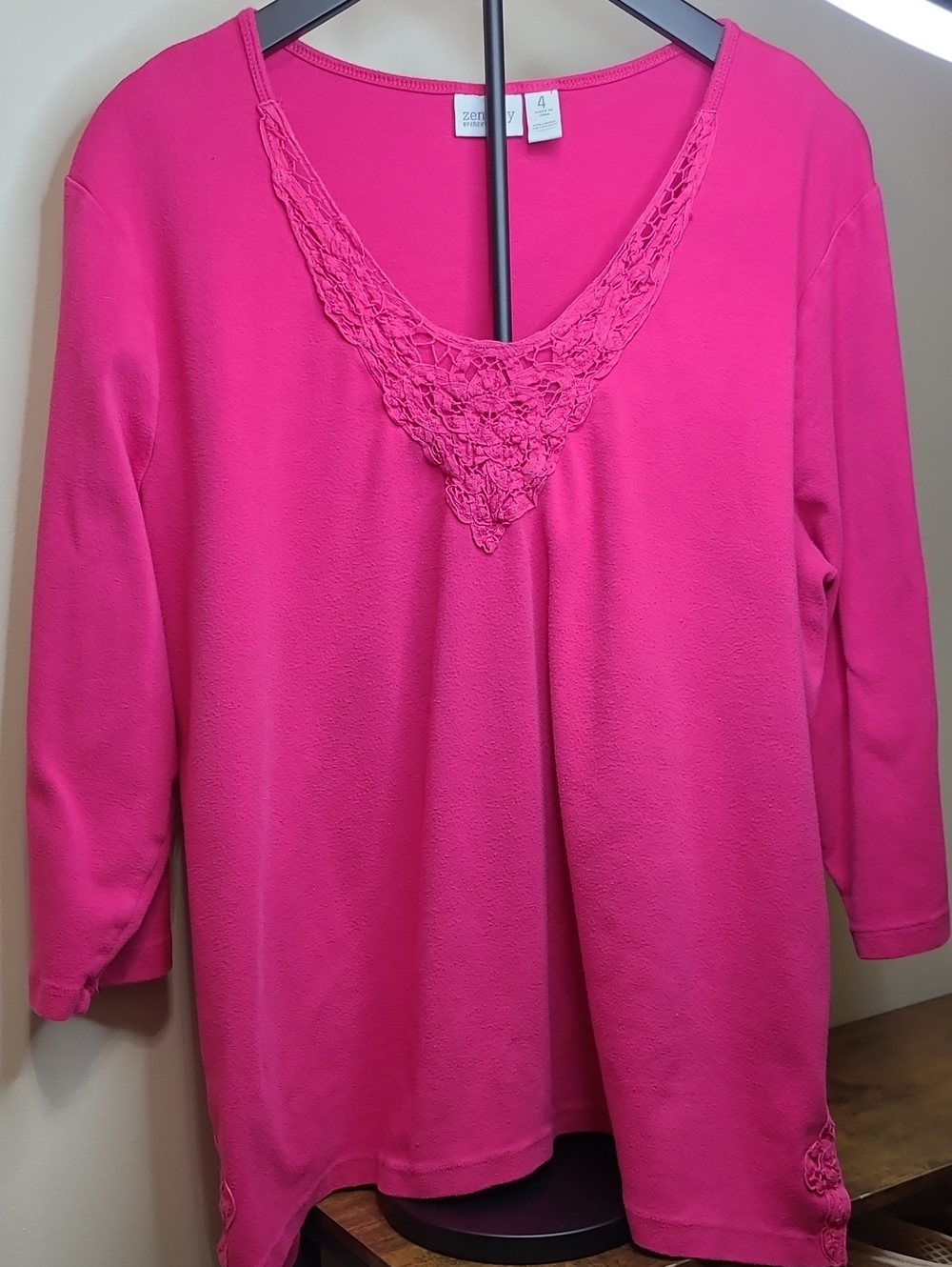 Chico's Pink Crochet V-neck 3/4 sleeve top Size 4 (XXL)